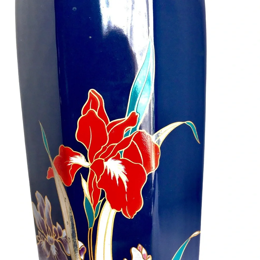 Vintage Made in Japan Irises Vase w/ Gold…